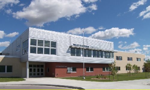 High School exchange in Canada - Main Building at West Kildonan Collegiate